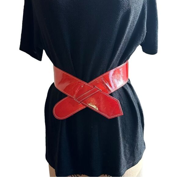 Vintage 80s Karl Lagerfeld Red Patent Leather Crossover Belt size XS - Picture 2 of 9
